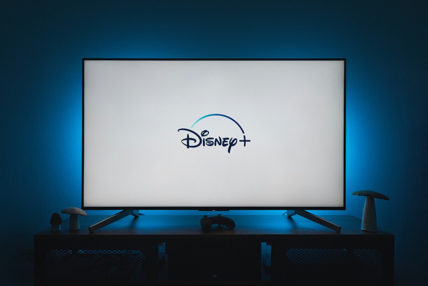 Portada de Disney+ y la Revolución del Streaming: Canales Temáticos en Vivo y su Impacto en el Mercado de Entretenimiento